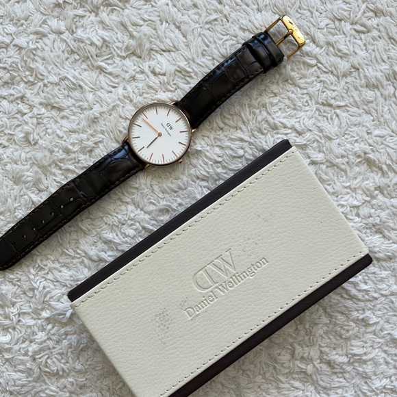 Daniel Wellington Rose Gold Classic York watch 36mm - Picture 16 of 17